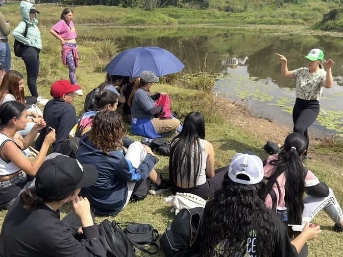 Actividad de educación ambiental en campo